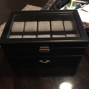 Leather watch case holds 20 watches , No damage